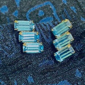 Cute Vintage Blue Rhinestone Earrings